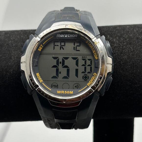Mens digital sports watch - Picture 1 of 2